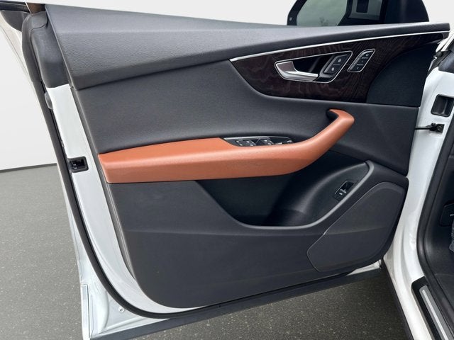 2023 Audi Q8 Premium