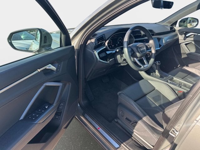 2025 Audi Q3 S line Premium