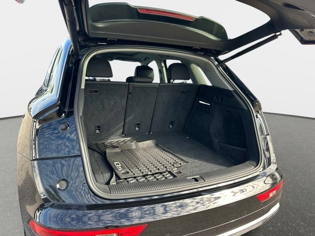 2022 Audi Q5 S line Premium Plus