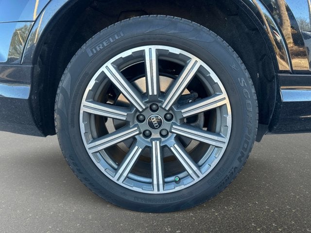 2022 Audi Q7 Premium Plus