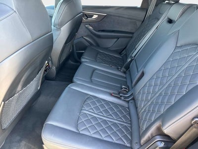2025 Audi SQ7 Prestige