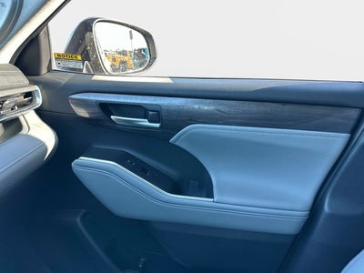 2025 Toyota Highlander Limited