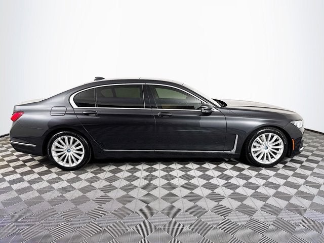 2022 BMW 7 Series 740i