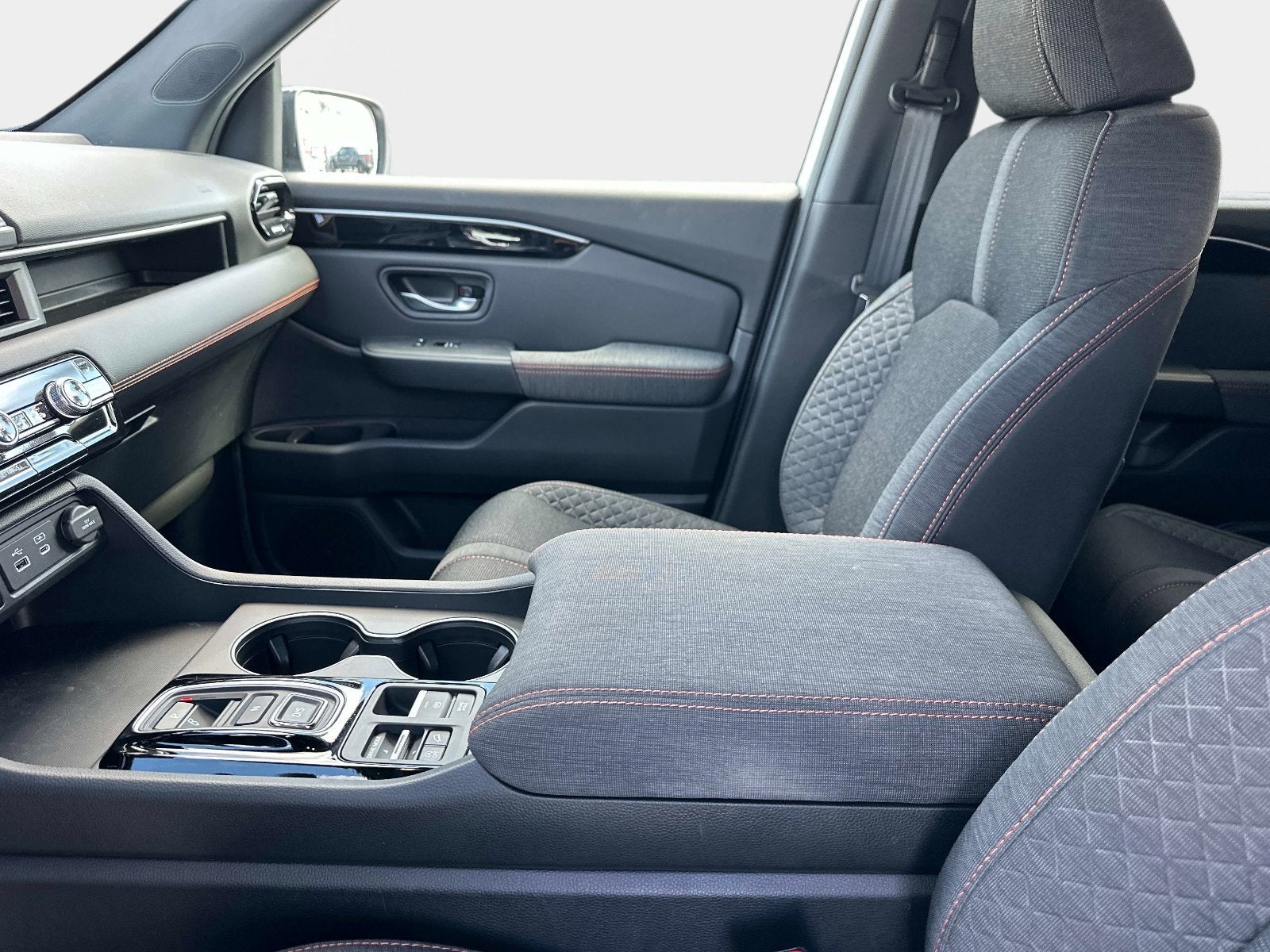 2025 Honda Pilot Sport