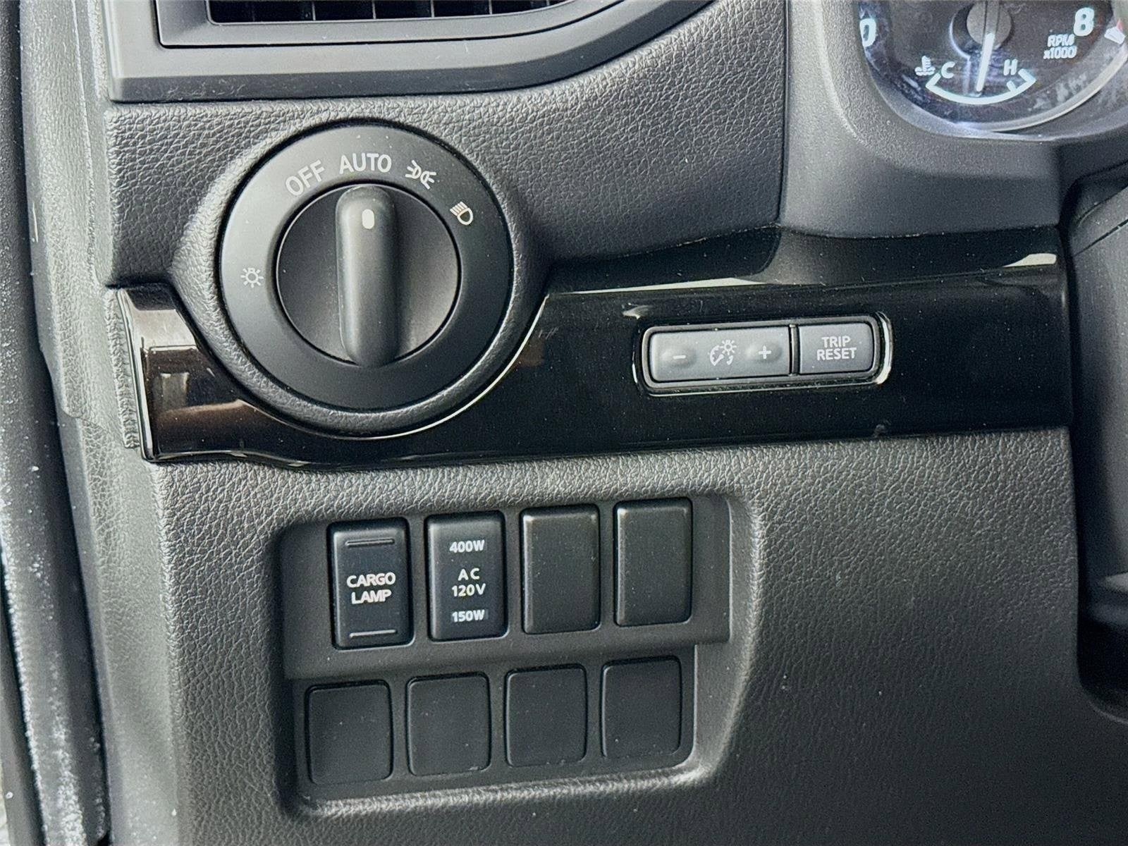 2024 Nissan Titan XD SV