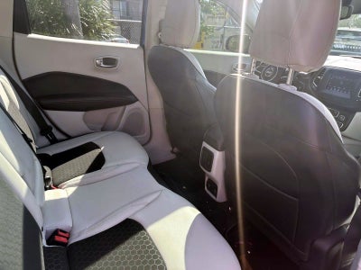 2018 Jeep Compass Latitude w/Sun/Wheel Pkg