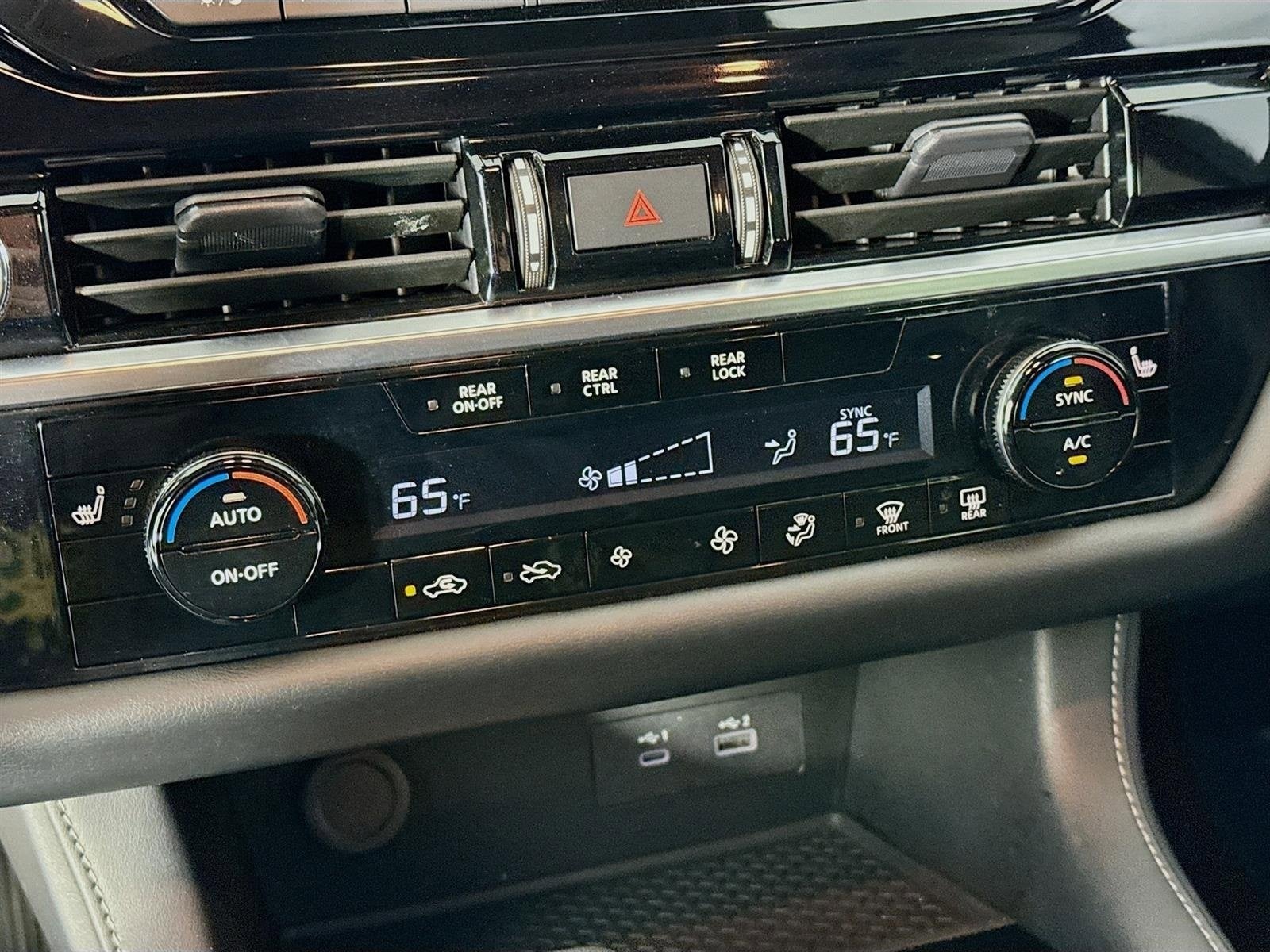 2023 Nissan Pathfinder SV