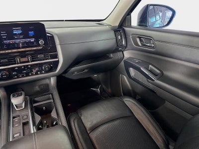 2023 Nissan Pathfinder SV