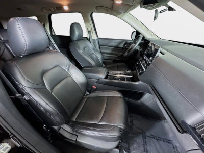 2023 Nissan Pathfinder SV