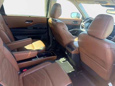 2022 Nissan Pathfinder Platinum