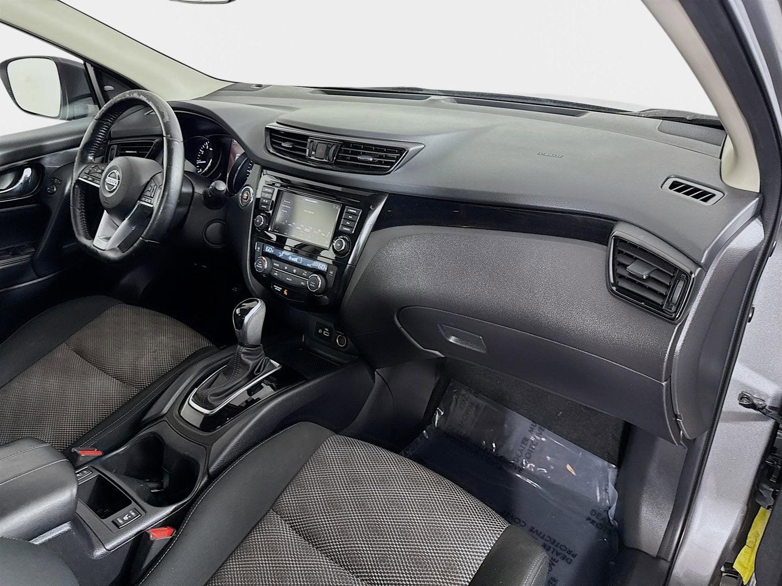 2022 Nissan Rogue Sport SV