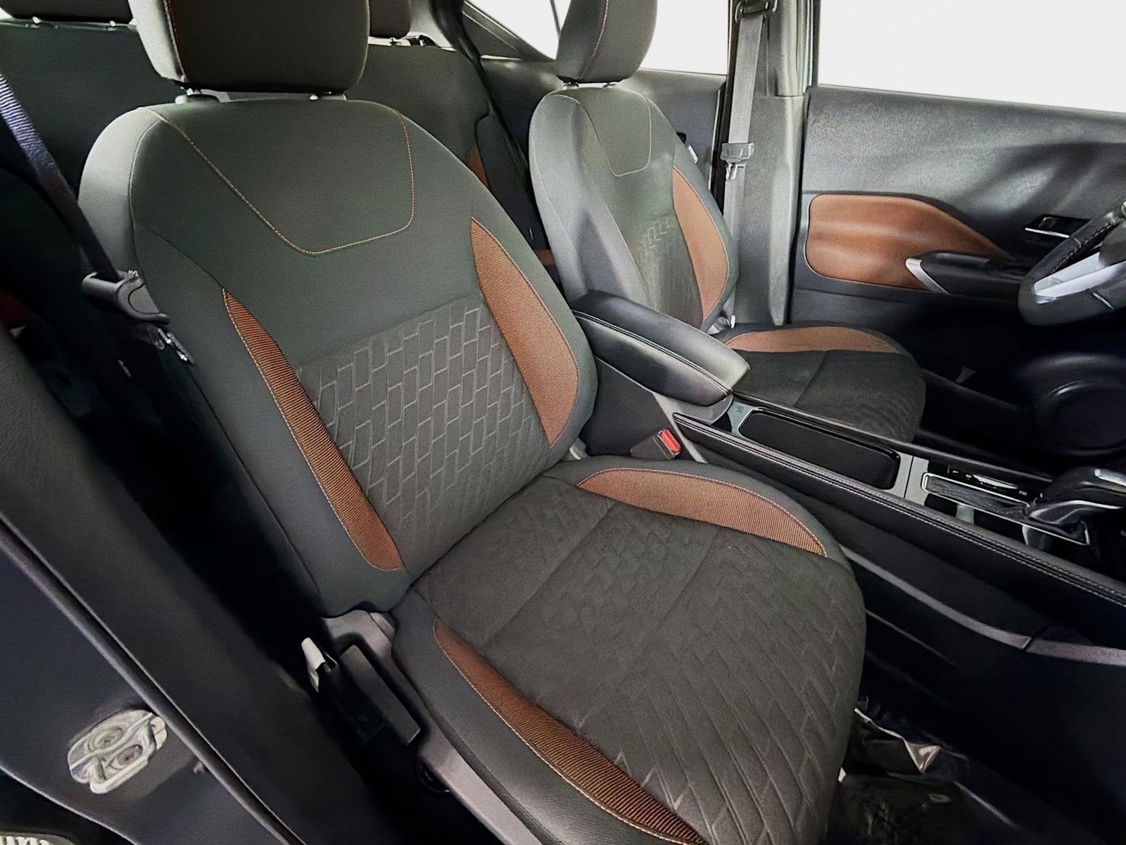 2021 Nissan Kicks SR