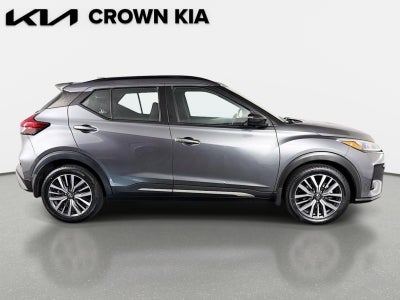 2021 Nissan Kicks SR