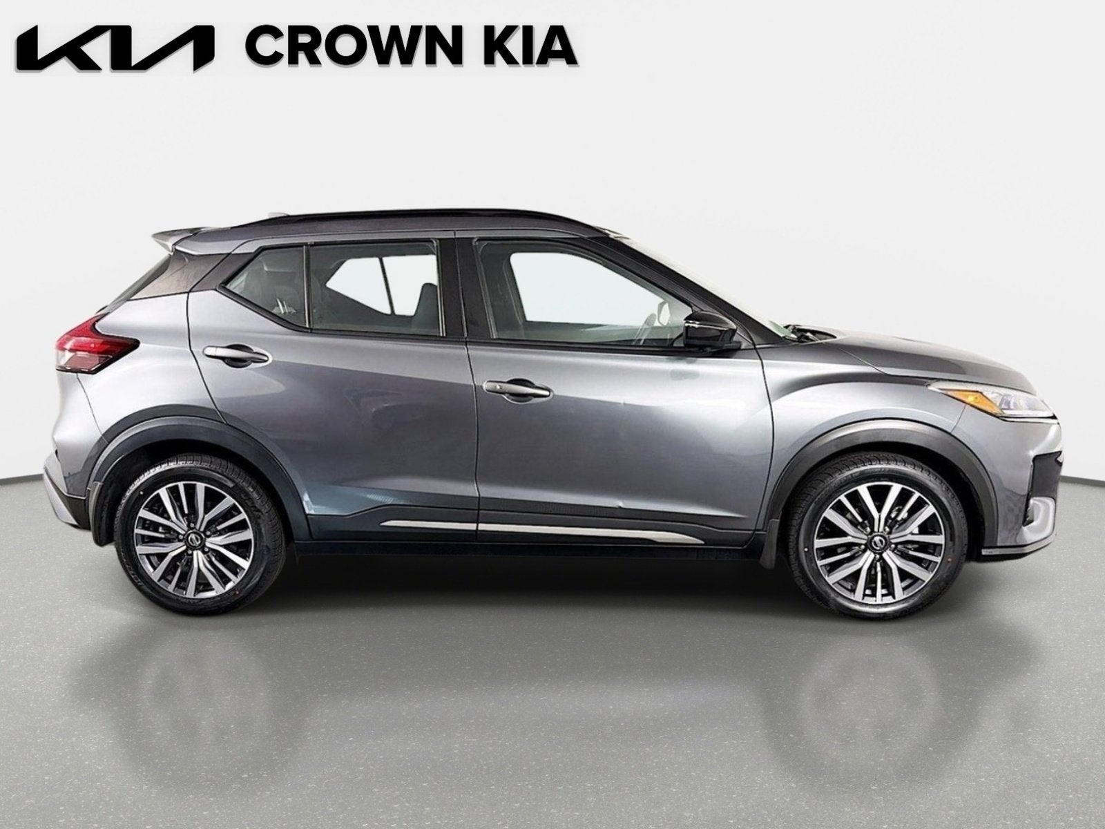 2021 Nissan Kicks SR
