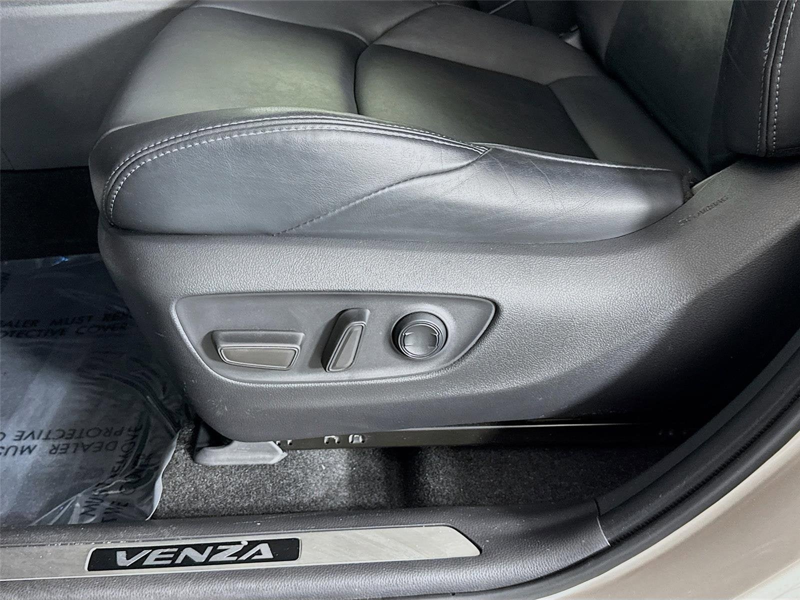 2022 Toyota Venza XLE