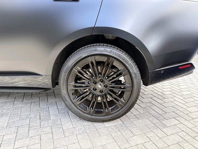 2025 Land Rover Range Rover SE