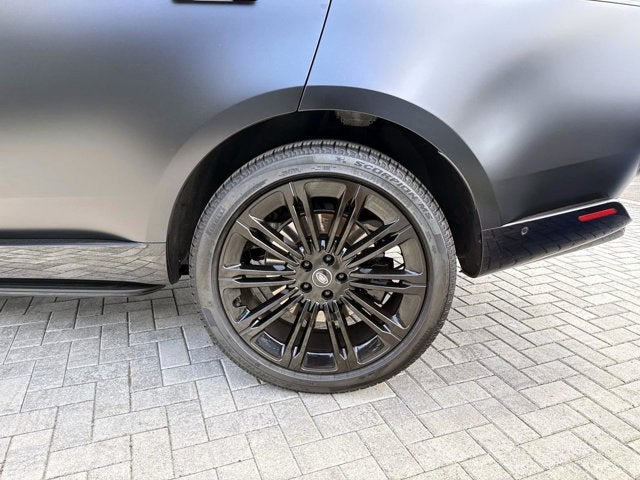 2025 Land Rover Range Rover SE