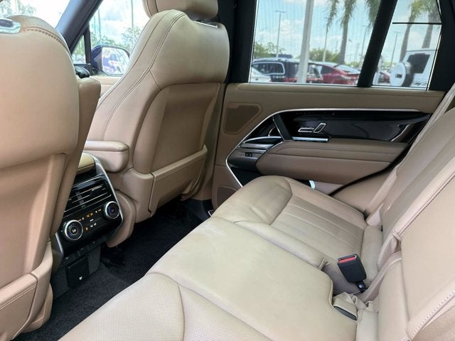 2025 Land Rover Range Rover SE