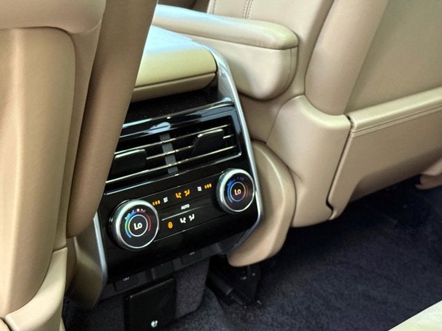 2025 Land Rover Range Rover SE
