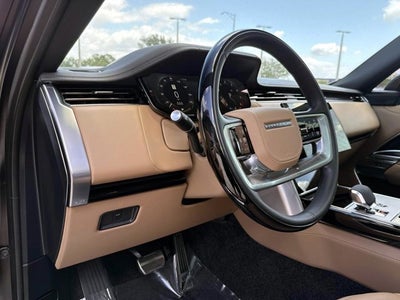 2025 Land Rover Range Rover SE
