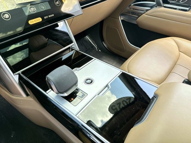 2025 Land Rover Range Rover SE