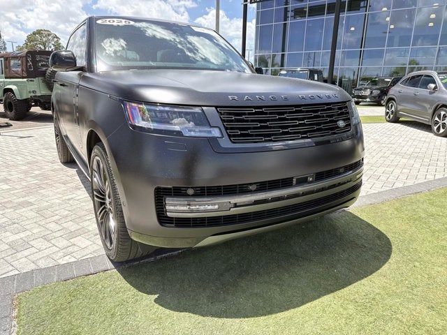2025 Land Rover Range Rover SE