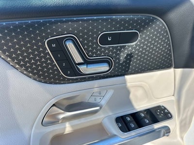 2025 Mercedes-Benz GLB 250