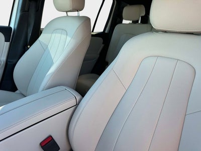 2025 Mercedes-Benz GLB 250