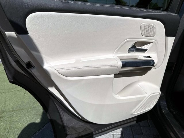 2026 Mercedes-Benz GLB 250