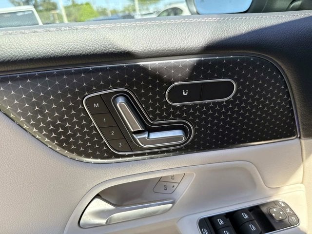 2026 Mercedes-Benz GLB 250