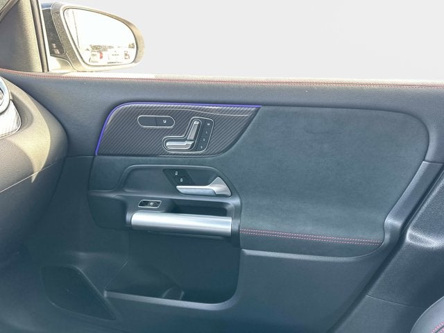 2025 Mercedes-Benz GLA 250