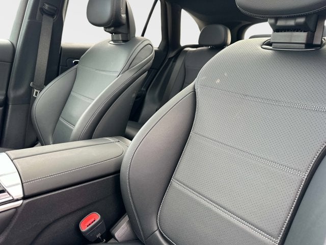 2025 Mercedes-Benz GLC 300