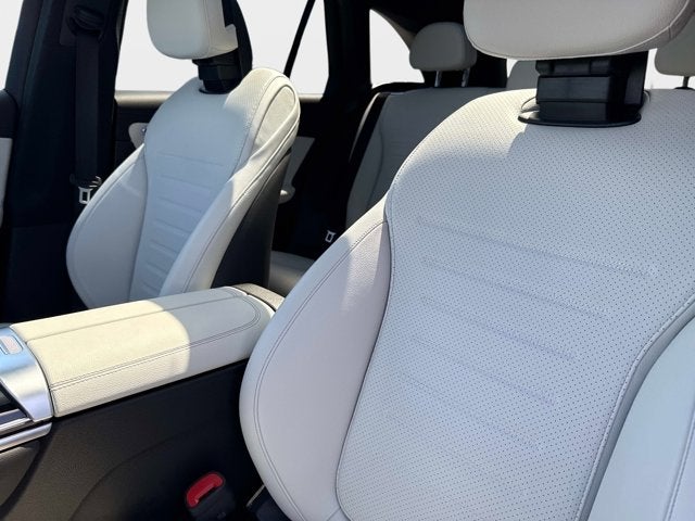 2023 Mercedes-Benz GLC 300