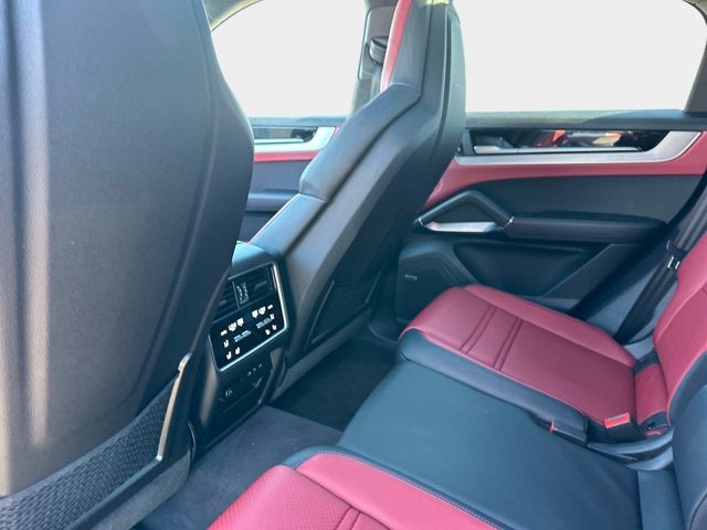 2025 Porsche Cayenne GTS