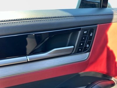 2025 Porsche Cayenne GTS