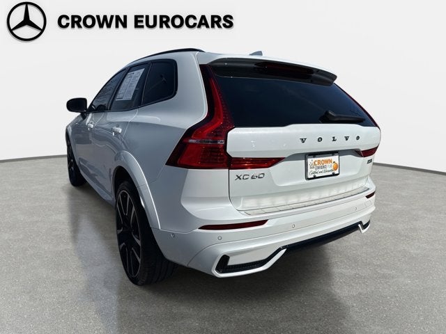 2024 Volvo XC60 B5 Ultimate Dark Theme