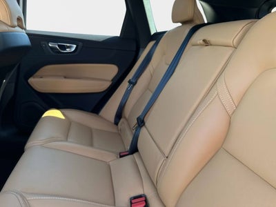 2024 Volvo XC60 B5 Ultimate Dark Theme