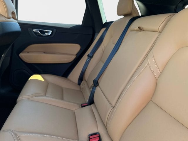 2024 Volvo XC60 B5 Ultimate Dark Theme