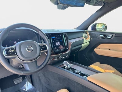 2024 Volvo XC60 B5 Ultimate Dark Theme