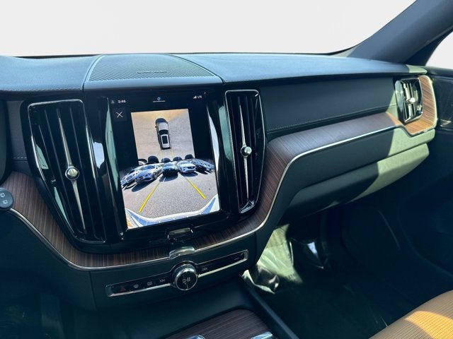 2024 Volvo XC60 B5 Ultimate Dark Theme