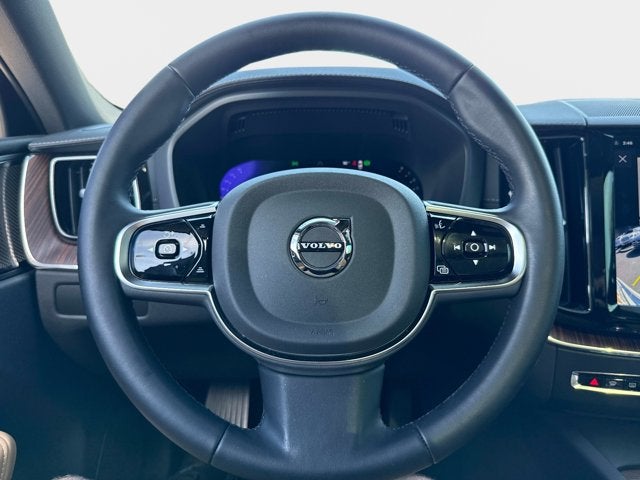 2024 Volvo XC60 B5 Ultimate Dark Theme