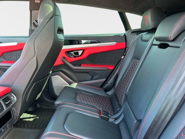 2022 Lamborghini Urus Base