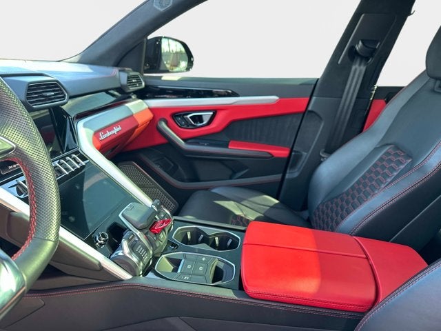 2022 Lamborghini Urus Base