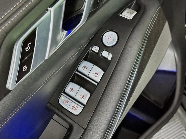 2023 BMW X7 M60i