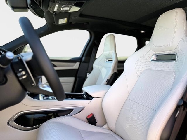 2026 Jaguar F-PACE P400 R-Dynamic S
