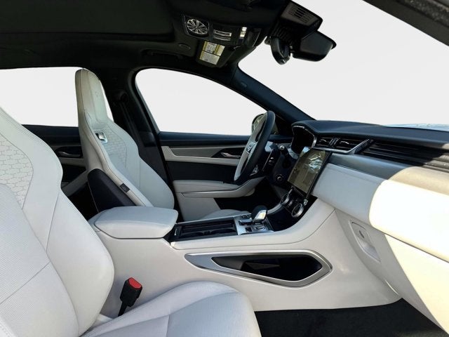 2026 Jaguar F-PACE P400 R-Dynamic S