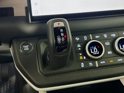 2025 Land Rover Defender 110 X-Dynamic SE