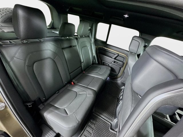 2025 Land Rover Defender 110 X-Dynamic SE