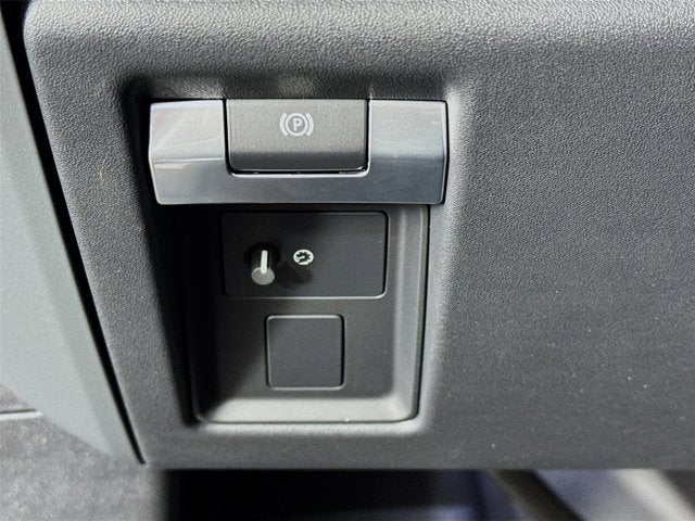 2026 Land Rover Defender 110 X-Dynamic SE