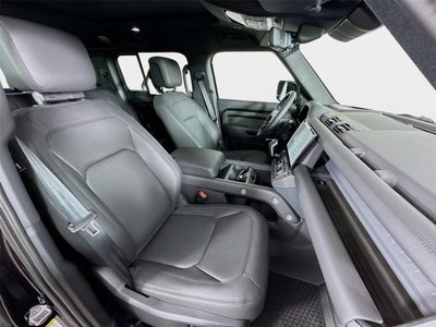 2026 Land Rover Defender 110 X-Dynamic SE
